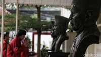 Museum yang didatangi pada perjalanan bertajuk Road Warriors 2018 di antaranya Museum Joeang 45, Museum Sumpah Pemuda, Rumah Sejarah Rengasdengklok, Tugu Proklamasi, Tugu Tiga Muda, Tugu Pahlawan Surabaya, dan Museum Perjuangan 10 November. Foto: Pradita Utama