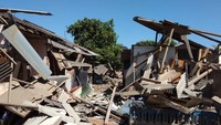 Bangunan di Kecamatan Tanjung yang runtuh akibat gempa (Foto: Dok. Tim Penerangan Kogasgabpad)