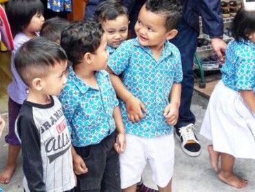 7 Momen Manis Irwan Mussry bareng Anak-anak