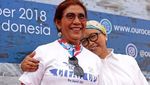 Bareng Menlu, Susi Lepas Penyu di Bali