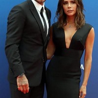 David dan Victoria Beckham sudah menikah selama 19 tahun. Pernikahan mereka yang terlihat sempurna tak luput dari gosip perceraian dan pertengkaran keduanya. Namun semua rumor itu selalu dipatahkan oleh Vic dan David. Foto: Istimewa