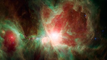 Ini adalah Orion Nebula, berada sejauh 1.500 tahun cahaya dari Bumi dan memiliki bentang sepanjang 40 tahun cahaya. Foto: NASA