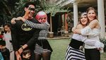 Nia Ramadhani Bajak Laut, Jessica Iskandar Badut