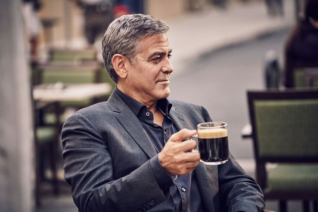 Sepertinya aku benar-benar menghancurkan franchise (film Batman). Tadinya aku pikir peran ini bisa membantu karierku. Tapi semuanya yang terjadi justru sangat berbeda, kata George Clooney tentang penampilannya sebagai Bruce Wayne di film Batman. Foto: Istimewa