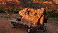 Ia selalu mengidamkan tiggal di hutan dengan rumah pohon yang terbuat dari kayu alami. Istimewa/Inhabitat.