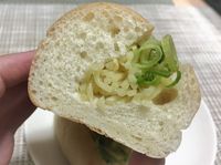 Sandwich Ramen Jadi Cara Baru Makan Ramen Tanpa Mangkuk