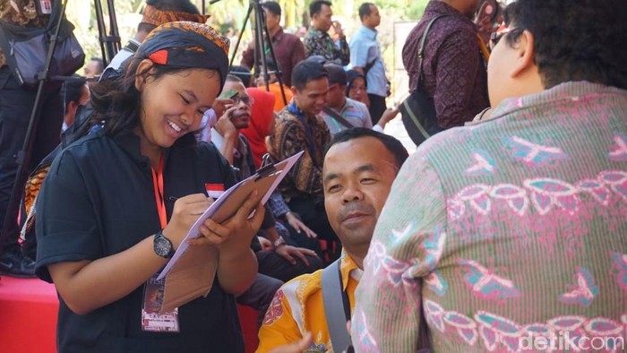 Kenalkan Temanku Lima Benua Yang Ingin Buat Sketsa Wajah Jokowi