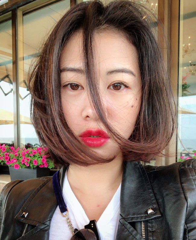 Pocket Sun juga mendirikan SoGal Foundation yang mendukung pendidikan untuk wanita, orang muda, dan minoritas yang termarginalisasikan. Foto: Instagram @pocketsun