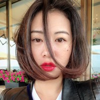 Pocket Sun juga mendirikan SoGal Foundation yang mendukung pendidikan untuk wanita, orang muda, dan minoritas yang termarginalisasikan. Foto: Instagram @pocketsun