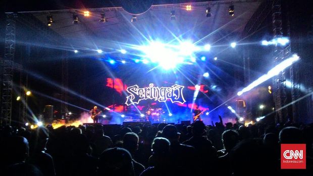 Distortion in JogjaROCKarta