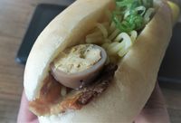 Sandwich Ramen Jadi Cara Baru Makan Ramen Tanpa Mangkuk