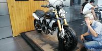 Ducati Scrambler 1100 Sport. 