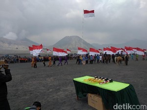Begini Uniknya Apel Sumpah Pemuda Warga Suku Tengger di Bromo