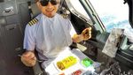 Intip Momen Kulineran Pilot Ganteng Rizka Triansyah Bersama Keluarga