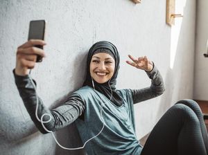 Olahraga Sambil Menunggu Buka, Begini Tips Sehat Membatalkan Puasanya