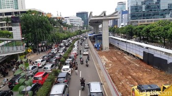 Sebelumnya mereka dikomando untuk berkumpul di Jalan Perbanas. (Foto: detikINET/Virgina Maulita Putri)