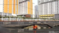Salah satu momen yang ramai dibicarakan selama penyelanggaraan Asian Games 2018 adalah penggunaan waring di Kali Item yang berada di depan Wisma Atlet Jakarta. Penggunaan waring ini pun menuai kontroversi di kalangan masyarakat. Dok.Detikcom/Rifkianto Nugroho.
