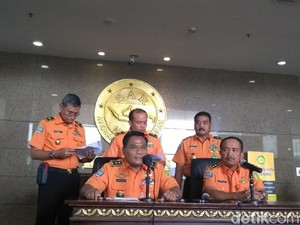 Lion Air Jatuh, Paspor-Kartu BPJS Ditemukan di Perairan Karawang