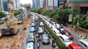 Sekitar pukul 12.00 WIB perwakilan manajemen Grab menemui driver. (Foto: detikINET/Virgina Maulita Putri)