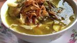 Mendung Dingin Paling Pas Sarapan Soto Kudus yang Gurih Hangat
