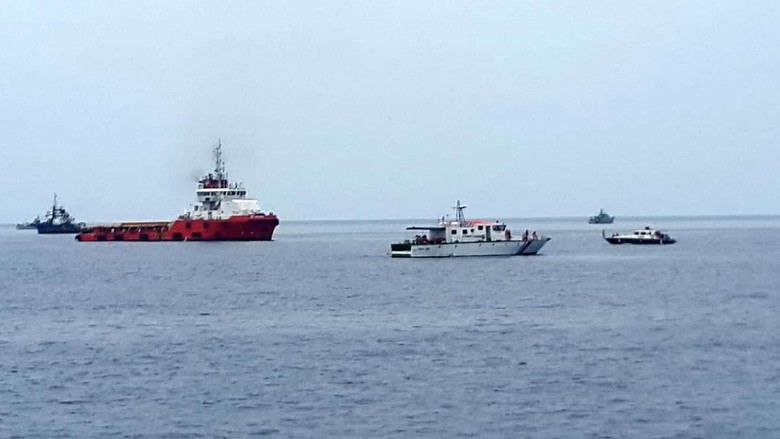 CVR Lion Air Diangkat dari Dasar Laut yang Tertutup Lumpur 8 Meter CVR Lion Air Diangkat dari Dasar Laut yang Tertutup Lumpur 8 Meter