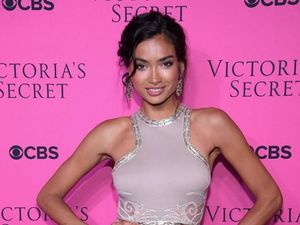 Savage! Model Cantik Ini Latihan 4 Jam Sehari Demi Show Victorias Secret