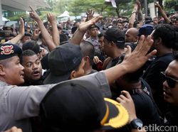 Kantor Grab Kembali Didemo Driver Ojek dan Taksi Online