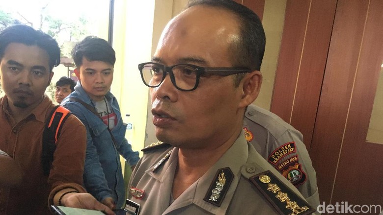 Polres Bogor Jemput Wanita Pembawa Anjing ke Masjid Sentul di RS Polri Polres Bogor Jemput Wanita Pembawa Anjing ke Masjid Sentul di RS Polri