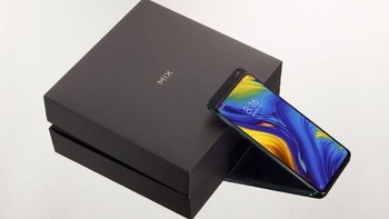 Mi Mix 3 hadir dengan layar AMOLED. Foto: ITHome