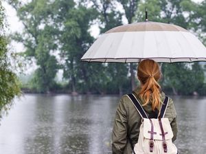 4 Tips Biar Enggak Gampang Sakit Habis Kehujanan