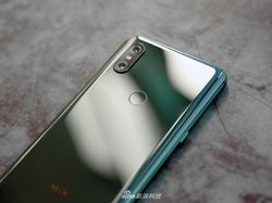 Penampakan Xiaomi Mi Mix 3 yang Menggoda