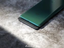 Penampakan Xiaomi Mi Mix 3 yang Menggoda