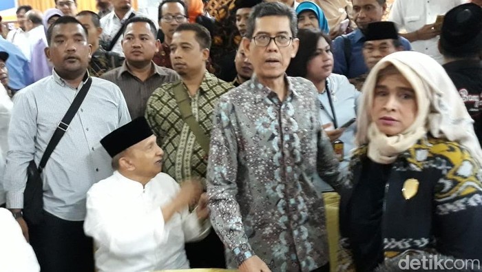Amien Rais hingga Neno Warisman Diskusi Lesehan di Gedung DPR/MPR