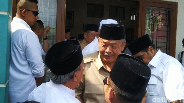 Bibit Waluyo di Pondok Pesantren Assodiqiyah, Semarang.