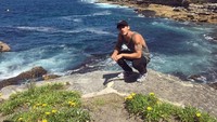 Ini saat Diego liburan ke Bondi Beach di Australia. (diegobarrueco/Instagram)