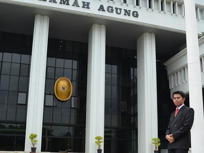 Naik Lion Air yang Jatuh, Hakim Ikhsan Diantar Istri ke Soetta