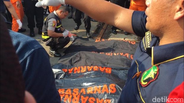 Lion Air Jatuh di Karawang, 6 Kantong Jenazah Tiba di Tanjung Priok