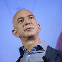 Bloomberg melaporkan kekayaan Jeff saat ini sampai US$ 145 miliar atau Rp 2 kuadriliun. Bagi Jeff, kekayaannya sampai saat ini tak terlepas dari peran istrinya yang cerdas.  Foto: dok. Getty Images