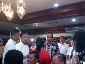 Jokowi Pastikan Pemerintah Terus Cari Badan Pesawat-Korban Lion Air
