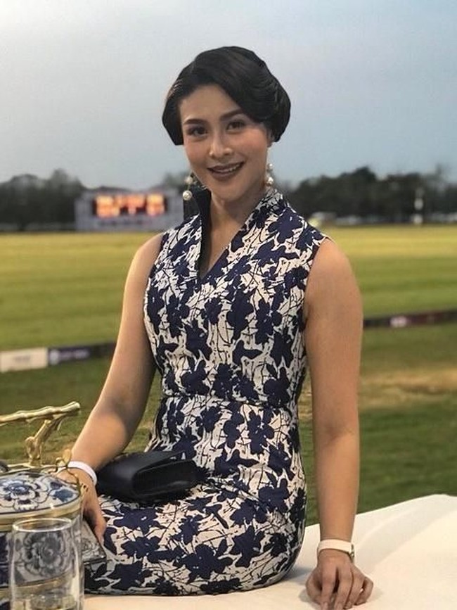 Nusara Suknamai yang menjadi satu dari lima korban kecelakaan itu kerap menggungah foto-foto OOTD dirinya yang stylish. (Foto: Instagram/zara_nusara)