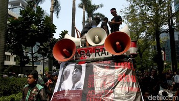 Mereka pun masih menuntut hal yang sama dengan unjuk rasa sebelumnya, diantaranya meminta perusahaan Grab untuk menyesuaikan tarif untuk roda dua di harga Rp 3.000/km, meminta pihak Grab untuk membuat perjanjian kemitraan yang adil dan menghilangkan suspensi atau putus mitra sepihak tanpa ada alasan yang jelas.