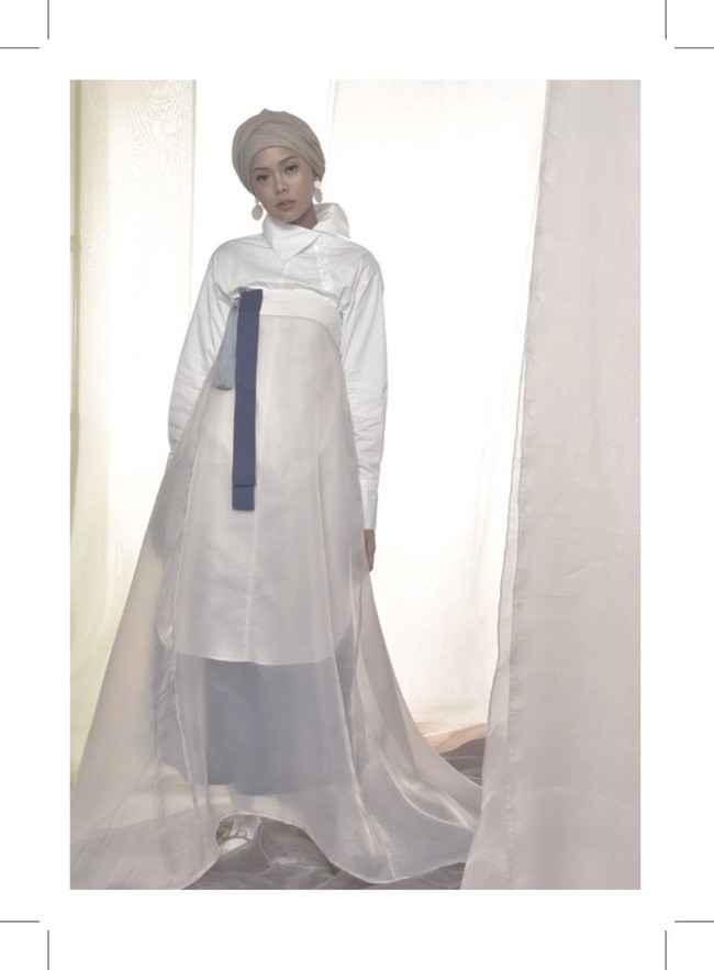 Meski masih muda, brand Sayee cukup berhasil mencuri perhatian publik. Brand yang berasal dari Korea ini membawa tema Wear Your Oriental di JFW 2019. Foto: Dok. Lookbook Sayee