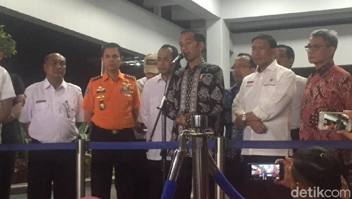 Temui Keluarga Korban Lion JT 610, Jokowi: Saya Ikut Berduka