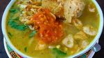 Mendung Dingin Paling Pas Sarapan Soto Kudus yang Gurih Hangat