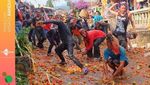 Keseruan Rempug Tarung Adu Tomat di Bandung Mirip Festival La Tomatina Spanyol