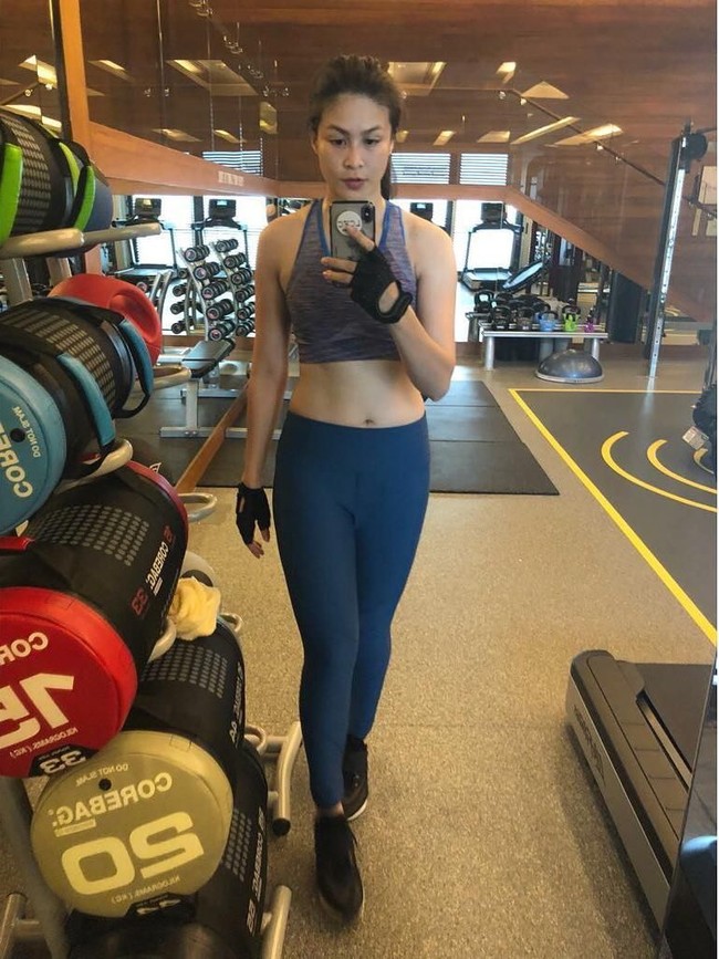 Untuk menjaga penampilannya, Nusara Suknamai juga rutin berolahraga. Yoga dan nge-gym adalah dua latihan fisik favoritnya. (Foto: Instagram/zara_nusara)