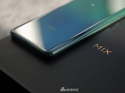 Penampakan Xiaomi Mi Mix 3 yang Menggoda