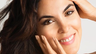 Potret Wanita yang Dibayar Rp 76 Juta Sehari karena Punya Tangan Cantik