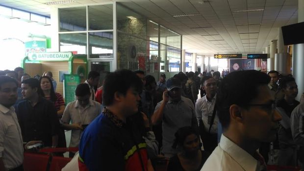 Lion Air Jatuh, Keluarga Datangi Bandara Pangkalpinang