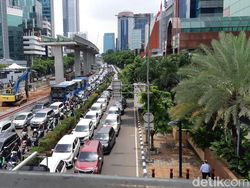 Suasana Demo Driver di Depan Kantor Grab